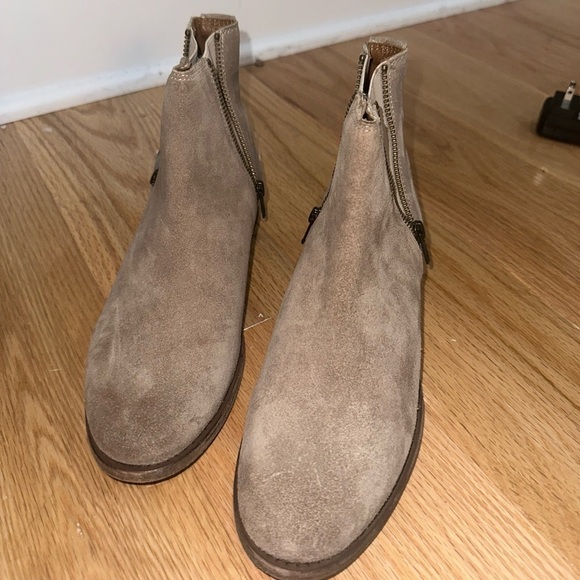 NWOT FRYE CHELSEA ZIPPER BOOTIES - Picture 7 of 10